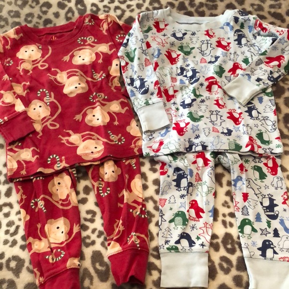 Old Navy Other - Old Navy Pajamas Top Bottom Set Monkey Penguin Long Sleeve Holiday 12-18 Months